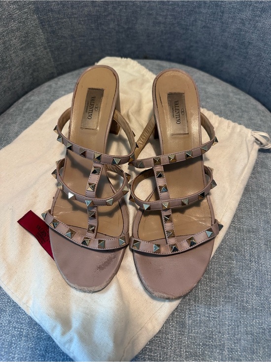 Valentino Shoes - Valentino Garavani Rockstud Sandals - Poudre